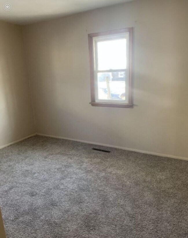Foto del edificio - 2 bedroom 1 bath house for rent