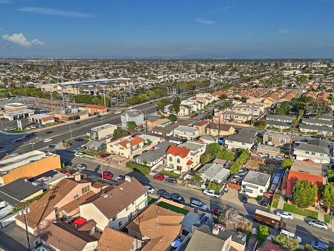 Building Photo - 17054 A Ln