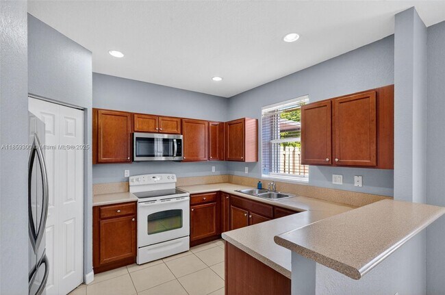 Foto del edificio - 14747 SW 25th Ln
