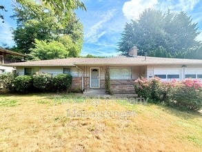 Building Photo - 4613 NE 39th Ave