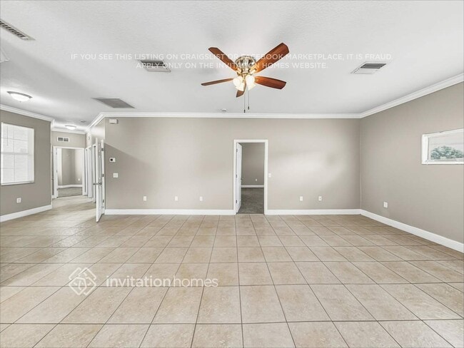 Building Photo - 5103 22nd St Ct E