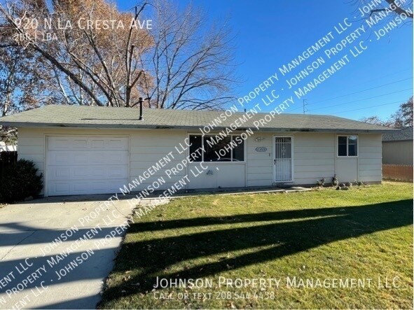 Foto principal - Cozy 2-Bedroom Home with Yard and Garage i...