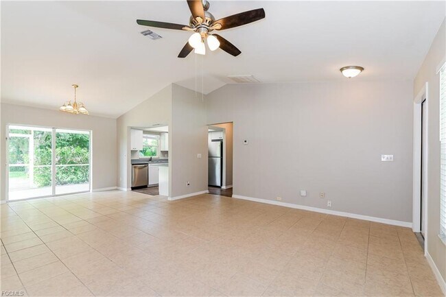 Foto del edificio - 1322 SE 33rd Terrace