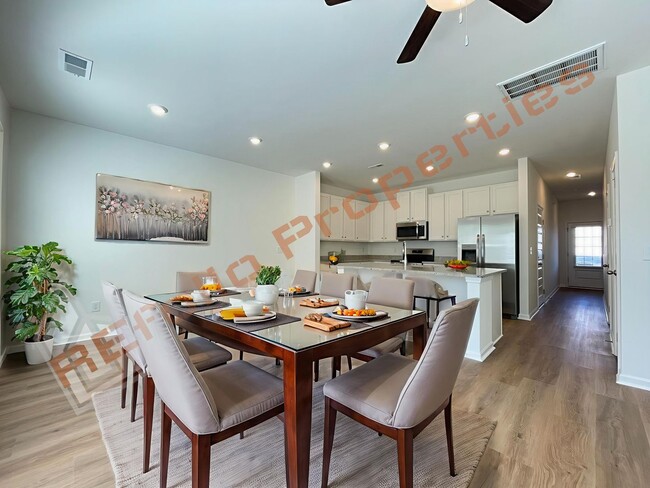 Foto del edificio - Move In by April 30 & Save $200/Month! Townhome Only $1,695! Regular $1,950 — Available NOW