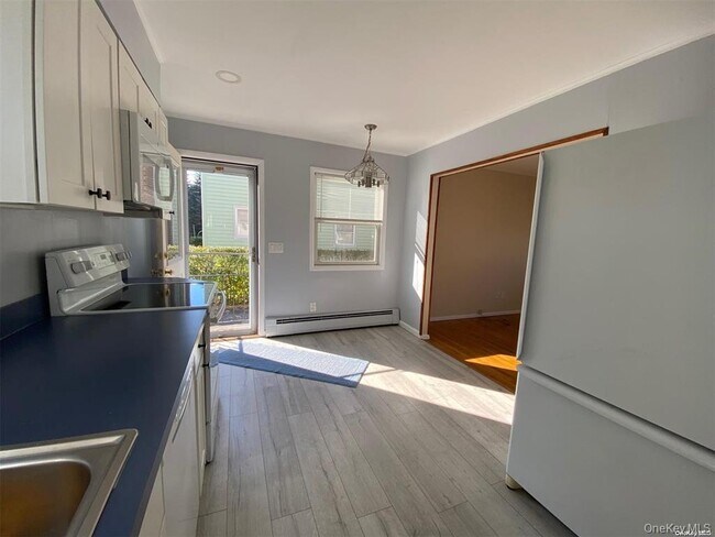 Building Photo - 52 Grand Pl