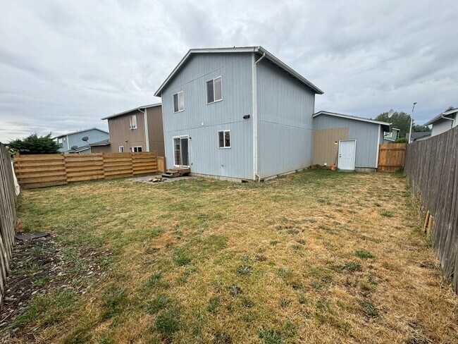 Building Photo - R310 | No showings until 08/27/2024 HOLD