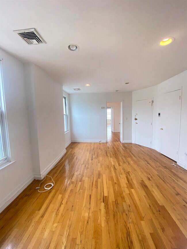 Foto del edificio - 1040 Willow Ave
