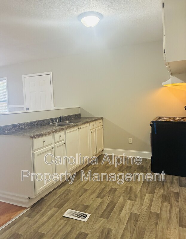 Foto del edificio - 807 Shaver St