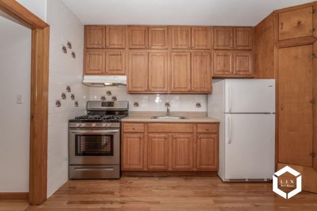 Foto del edificio - 2 bedroom in BROOKLYN NY 11218