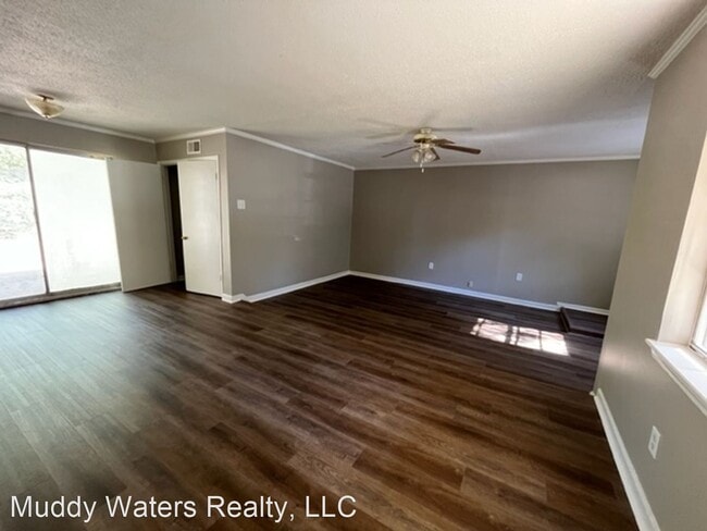 Building Photo - 3 br, 1 bath House - 6605 Ridgewood Rd