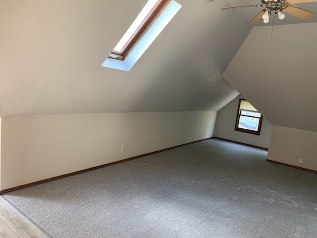 sala de estar 2 - 709 W Illinois St