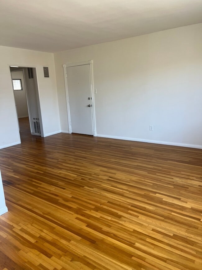 Foto del edificio - 3426 Mentone Ave