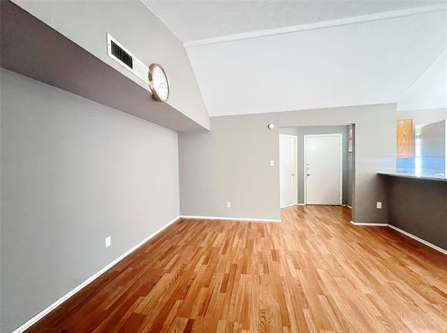 Foto del edificio - 6011 Dooley Dr