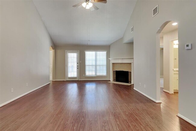 Foto del edificio - 24911 Abbey Ct
