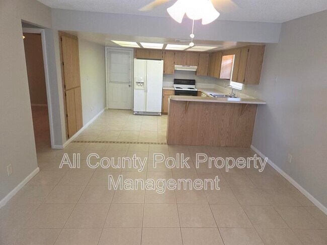 Foto del edificio - 4938 Malibu Ct