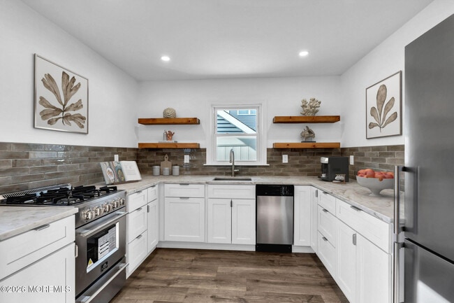 Building Photo - 1807 Laurel Terrace