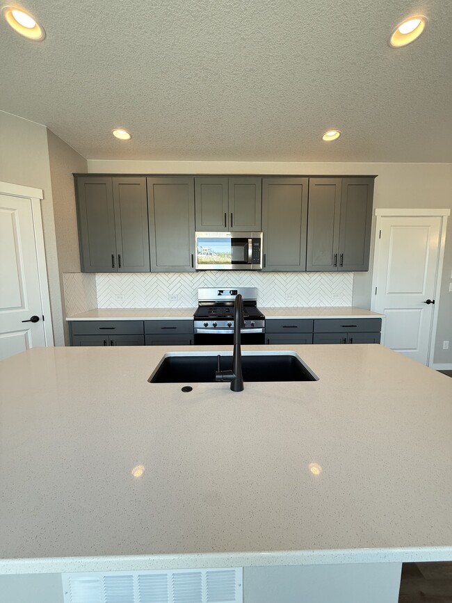 Photo - 10214 Spry St House