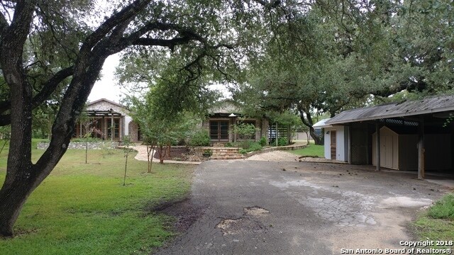 Building Photo - 208 Pleasant Valley Dr N