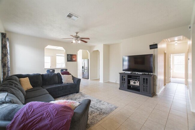 Foto del edificio - 1111 Turnberry Park Ln