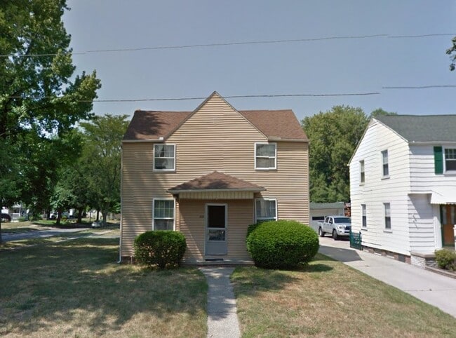 Building Photo - 3024 Portsmouth Ave