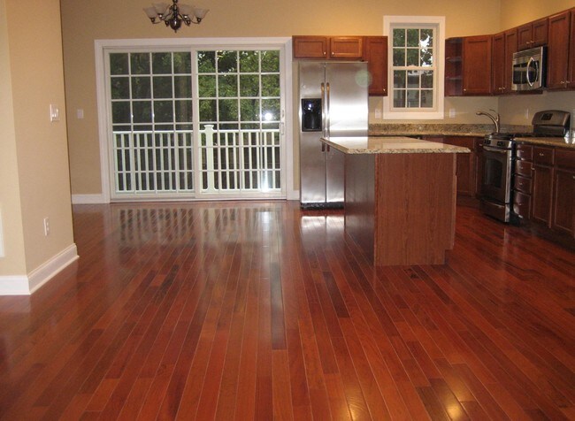 Foto del edificio - 330 Maple Ave