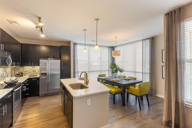 Apartamentos en 2785 Speer Blvd — foto de la comunidad - 2785 Speer Blvd