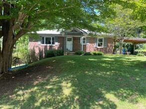 Building Photo - 4 Glenway Dr
