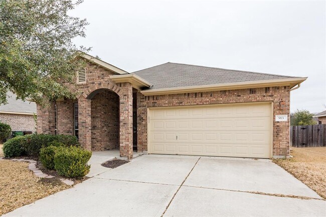Building Photo - 913 Brighton Pl