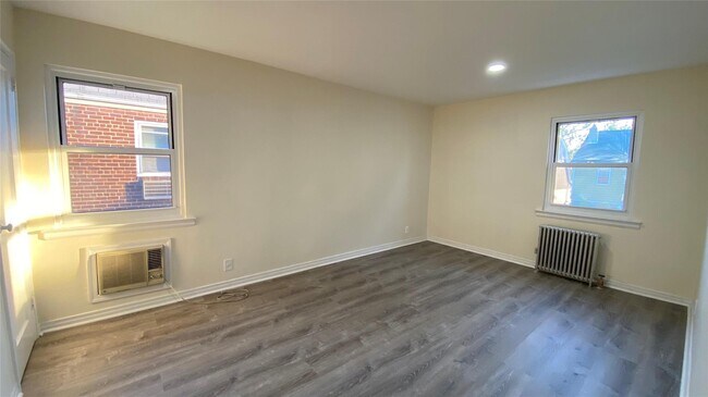 Foto del edificio - 59-44 Parsons Blvd