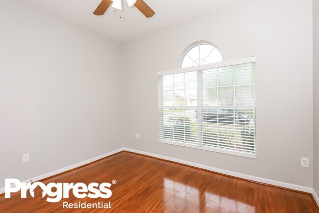 Foto del edificio - 7128 Forest Mere Dr