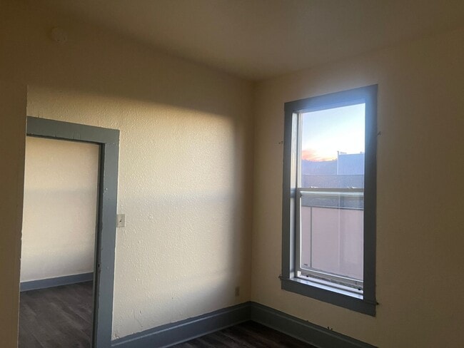 Building Photo - 931Del