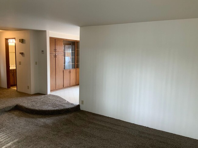 Foto del edificio - 2 Bedroom Duplex in Springfield
