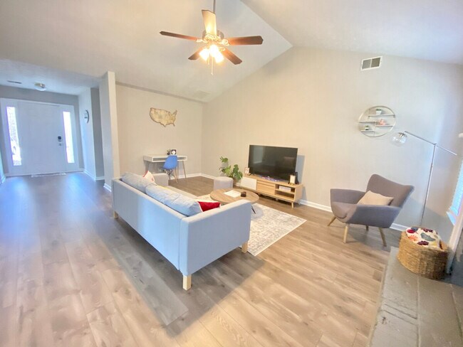 Foto del edificio - 2495 Danver Ln