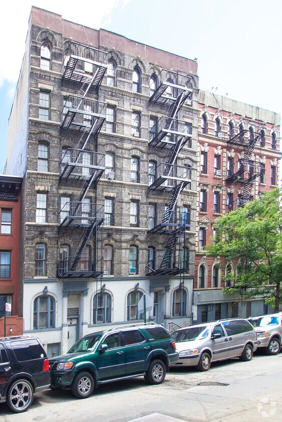 Primary Photo - 307 E 109th St