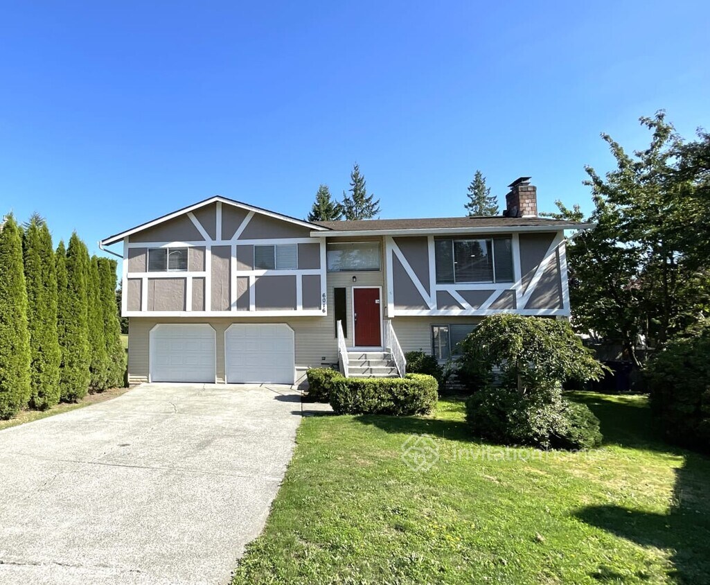 Foto principal - 6016 97th St NE