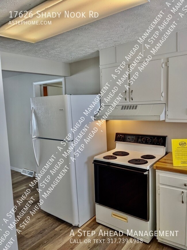 Building Photo - 17626 Shady Nook - 2. bed/2 bath in Westfield