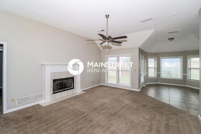 Building Photo - 4 Bedroom Pet-Friendly Home in Cordova, TN with Main Street Renewal