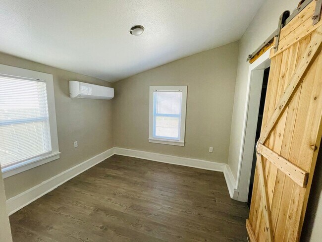 Foto del edificio - 805 W 3rd St