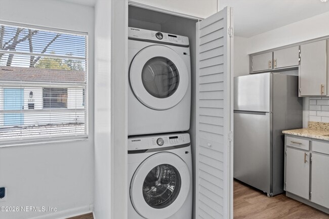 Foto del edificio - 3329 Mayflower St