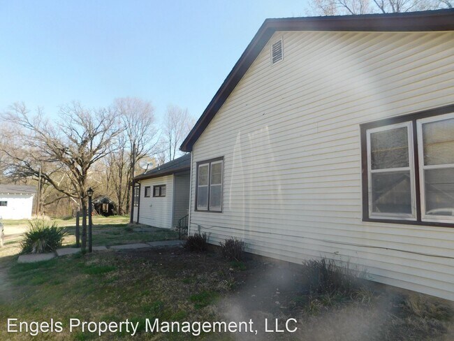 Building Photo - 3 br, 2 bath House - 1564 NE Parallel