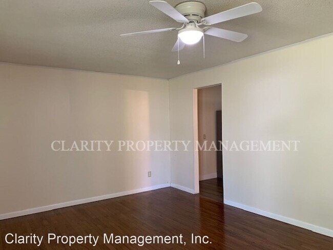 Building Photo - 3 br, 2 bath House - 2467 Railroad St.