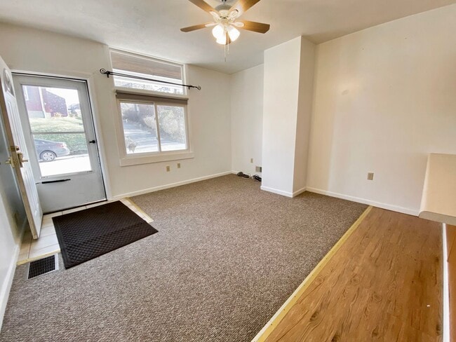 Building Photo - 421 Kirk Ave