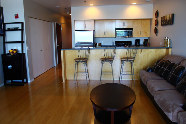 Foto del edificio - Live on the Fox River - Furnished Loft Con...