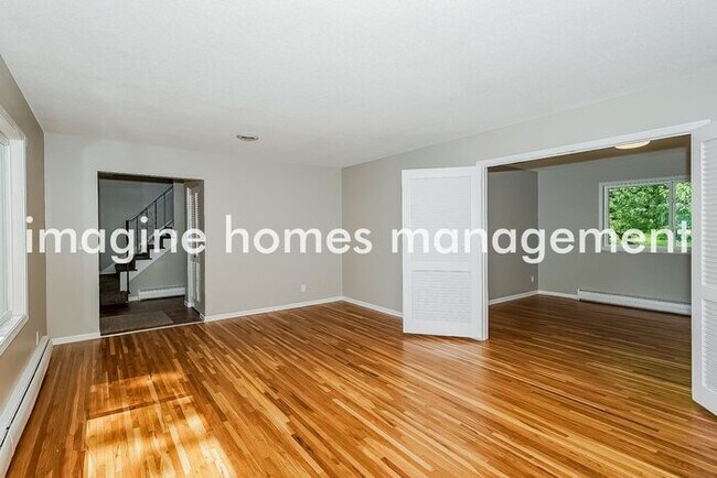 Building Photo - Fully Renovated 4 Bedroom Single Family Ho...