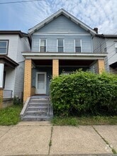 Building Photo - 17 Ainsworth St