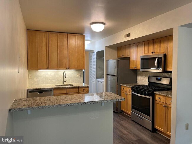 Foto del edificio - 2044 Royal Fern Ct