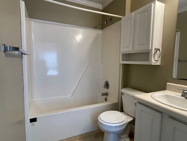 Building Photo - Adorable cottage