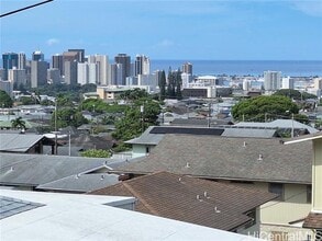 Building Photo - 819 Puunani Pl