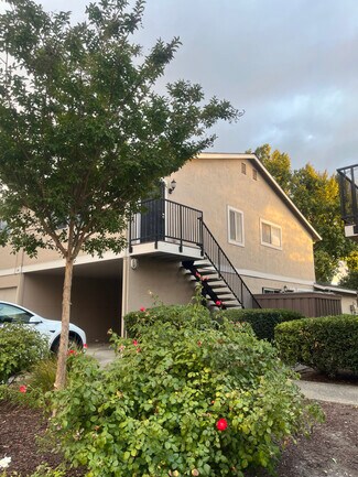 Building Photo - 340 Rio Verde Pl