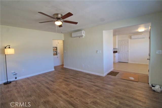 Foto del edificio - 7685 Sterling Ave